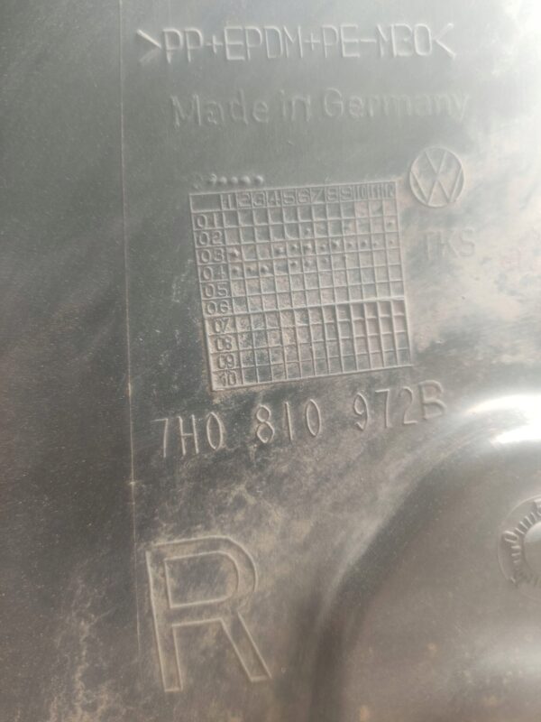NADKOLE PRAWY TYŁ VW T5 7H0810972B