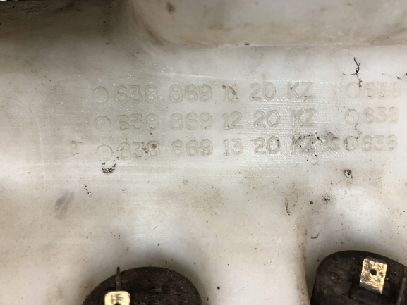 ZBIORNICZEK SPRYSKIWACZY VITO W638 6388691120