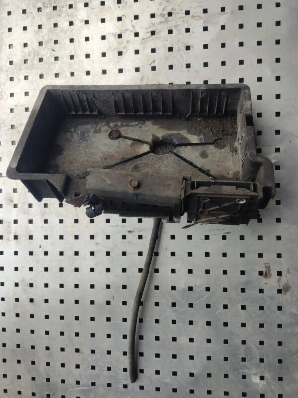 PODSTAWA AKUMULATORA IVECO DAILY 3.0 3800103