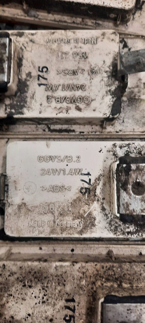 9391af6d77e03621730b3a1c318868e8