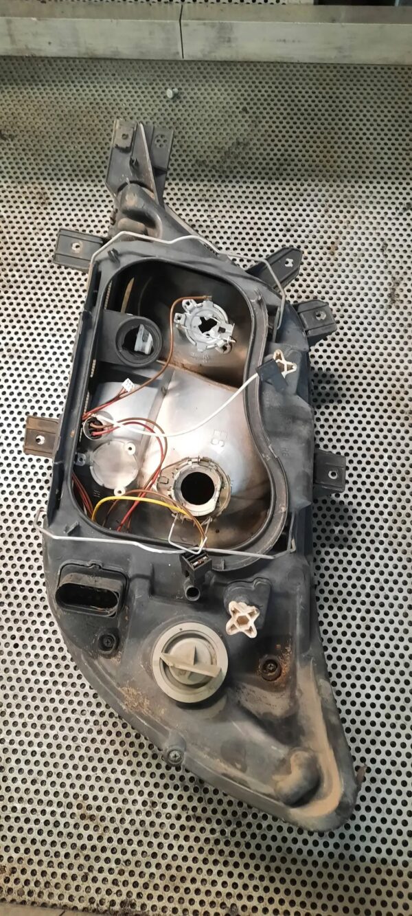 LAMPA PRZEDNIA MERCEDES SPRINTER