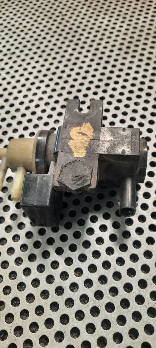 ZAWÓR PODCIŚNIENIA MERCEDES A0061536628