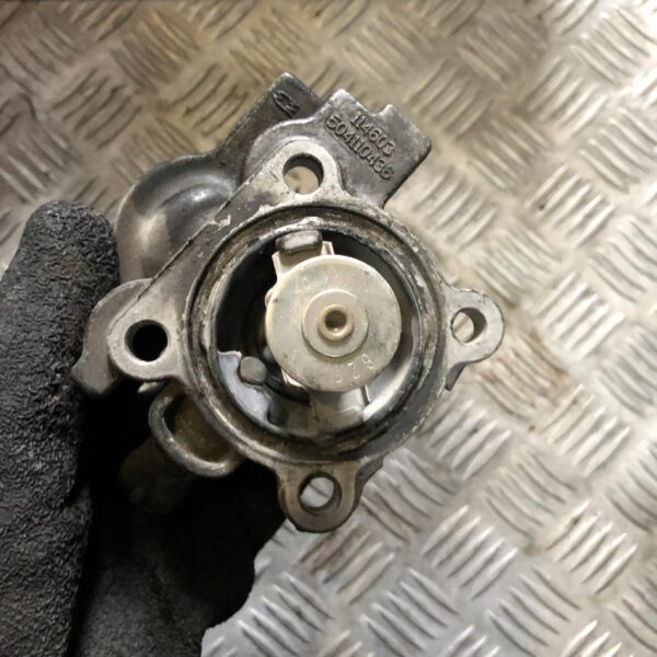 TERMOSTAT OBUDOWA IVECO DAILY 504110436