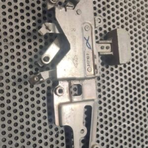 ZAMEK DRZWI PRZESUWNYCH PRAWY RENAULT MASTER 98-03