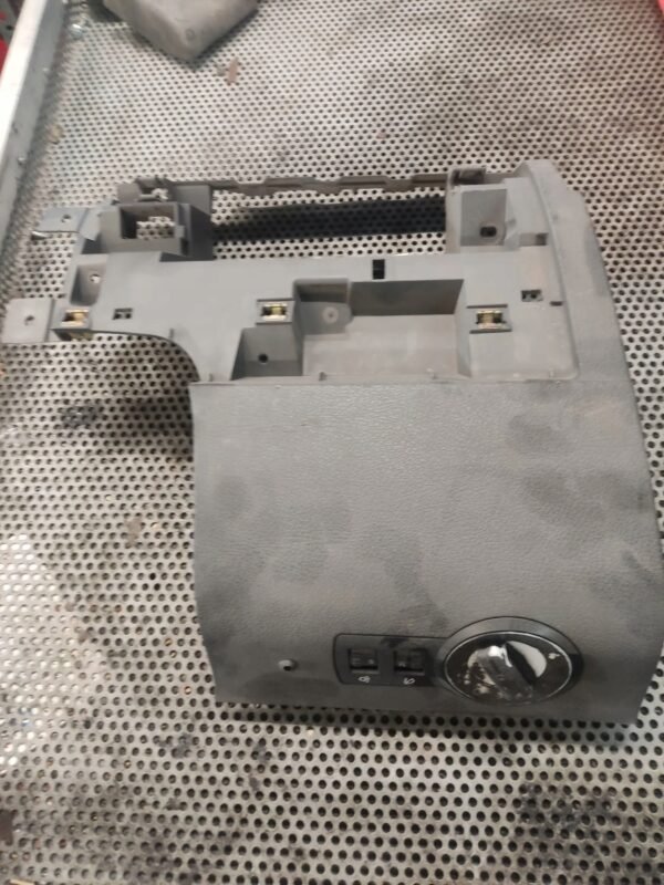 ELEMENT DESKI ROZDZIELCZEJ VW CADDY 2K1858367