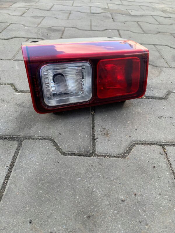 ŚWIATŁO PRZECIWMGIELNE PRAWE TRAFIC III 265549399R