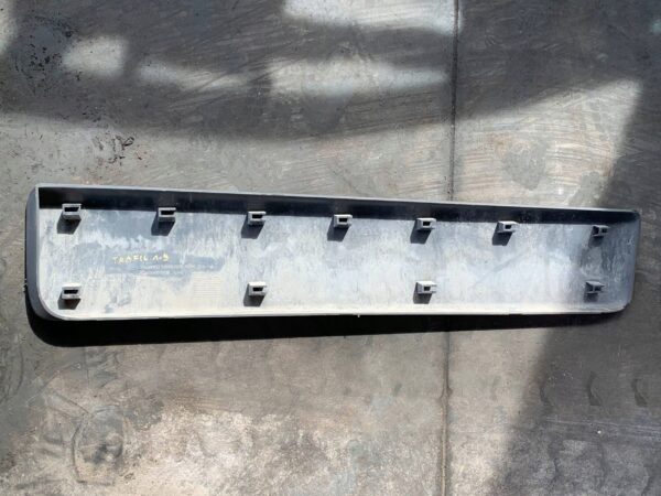 LISTWA DRZWI LEWA RENAULT TRAFIC II 8200036088G
