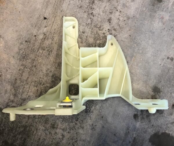 ŚLIZG MOCOWANIA TRAFIC VIVARO 8200146206