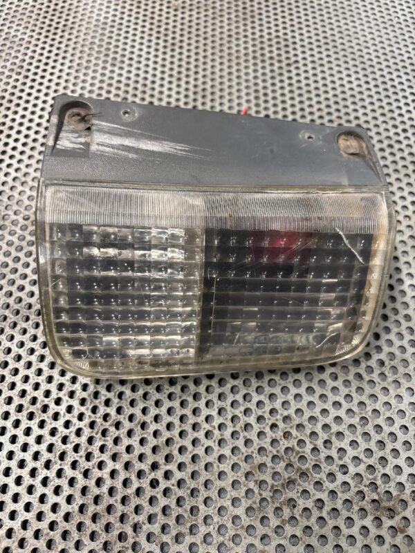 LAMPA PRZECIWMGIEŁNA LEWA TRAFIC II