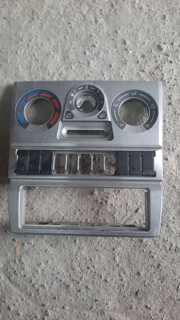 PANEL KLIMATYZACJI IVECO DAILY IV 194740200