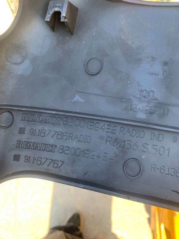 OBUDOWA KOLUMNY KIEROWNICZEJ TRAFIC II VIVARO 8200139432 8200139434