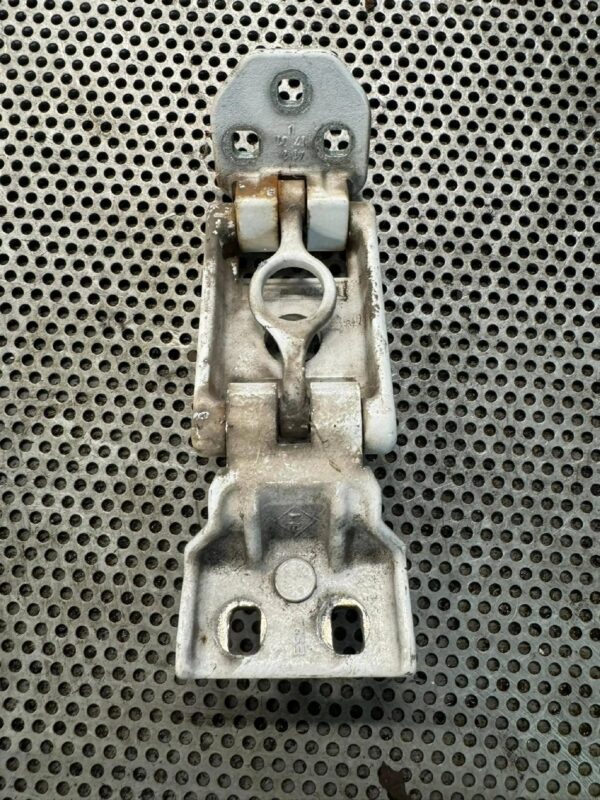 ZAWIAS DRZWI TYLNYCH 270 STOPNI RENAULT MASTER III 844009783R