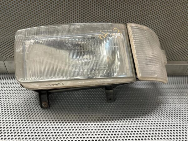 LAMPA PRAWY PRZÓD EUROPA VOLKSWAGEN T4