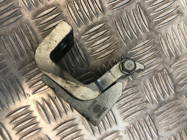 ZAWIAS DRZWI T5 7E0831401B