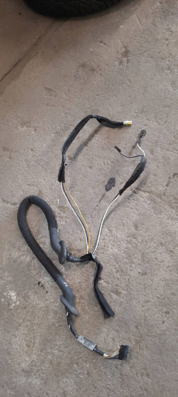 WIĄZKA DRZWI PRAWY TYŁ TRAFIC II 8200320924