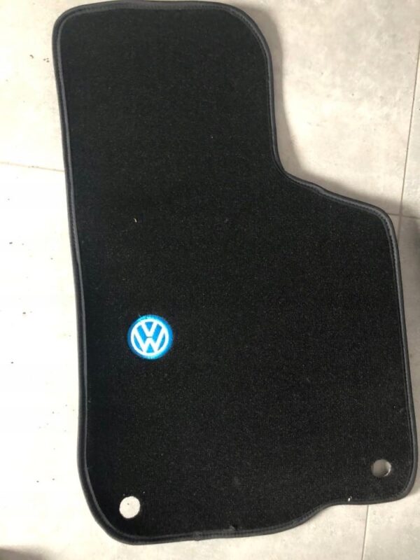9d03998c8795384e329d1e8a7cfce5d2.jpg DYWANIKI WELUROWE VOLKSWAGEN NEW BEETLE