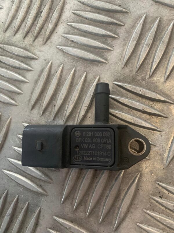 CZUJNIK CIŚNIENIA VW T5 0281006062 03L906051A