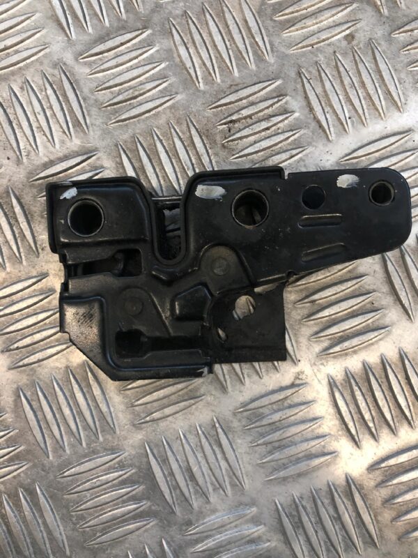 RYGIEL ZAMEK MASKI VW T5