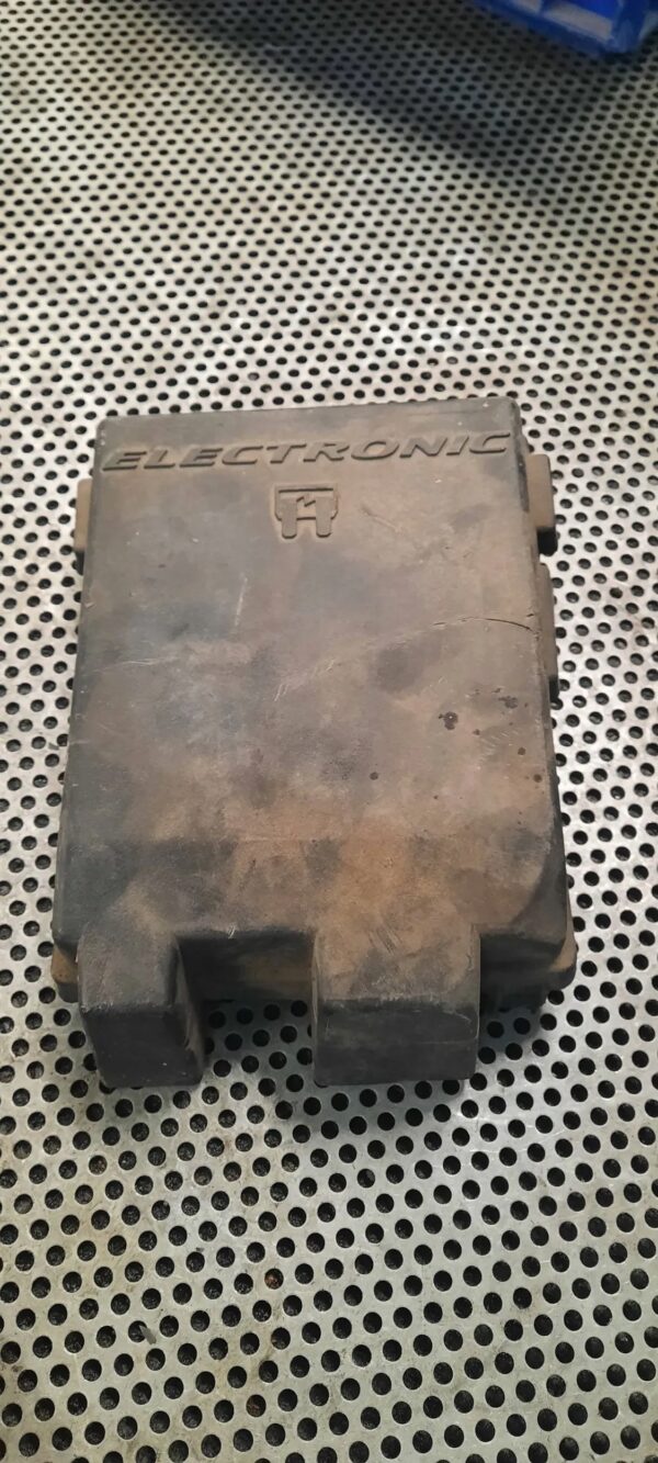 POKRYWA SKRZYNKI BEZPIECZNIKÓW CITROEN BERLINGO