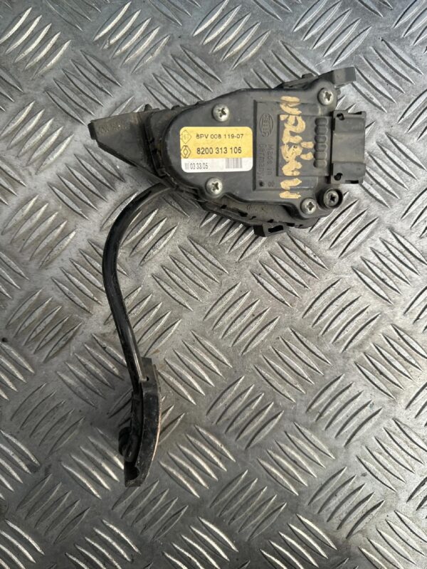 POTENCJOMETR GAZU RENAULT MASTER II 8200313106