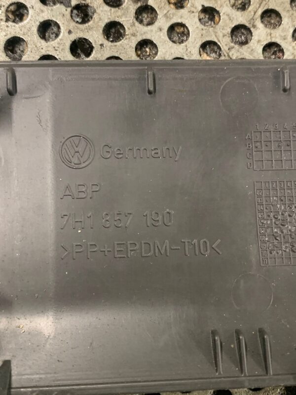 ZAŚLEPKA VW T5 7H1857190