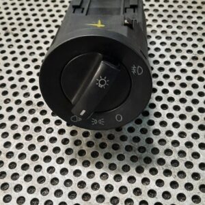PRZEŁĄCZNIK ŚWIATEŁ VOLKSWAGEN6Q0941531B POLO