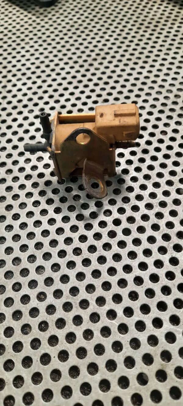 PRZEKAŹNIK KLAPY MERCEDES 52793101