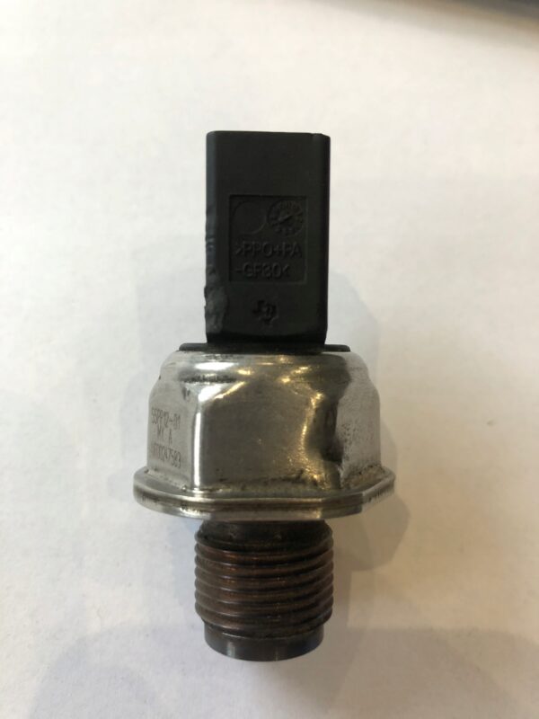 CZUJNIK CIŚNIENIA PALIWA VW CRAFTER 076906051