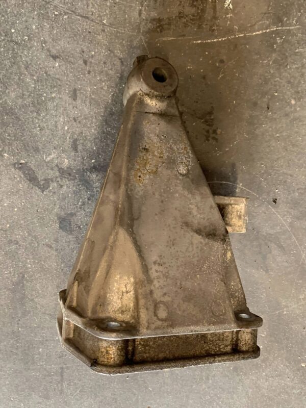 WSPORNIK SILNIKA MERCEDES W906 A6462230504