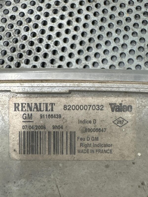 KIERUNKOWSKAZ LEWY TRAFIC II 8200007033