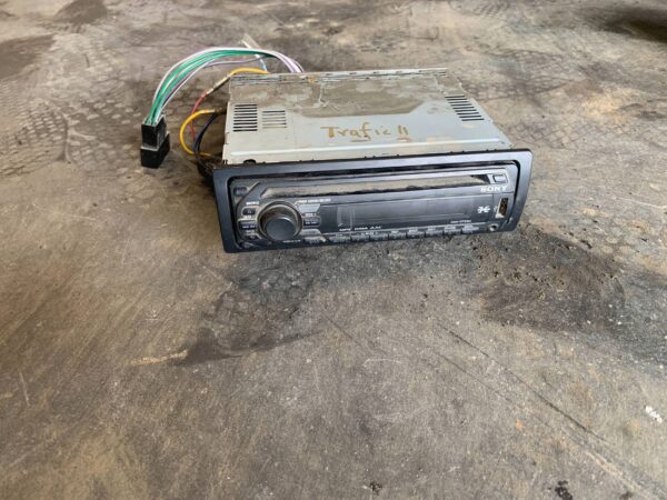 PANEL RADIOODTWARZACZ CD DVD GPS TRAFIC II VIVARO 039886 1545749 CDXGT33U