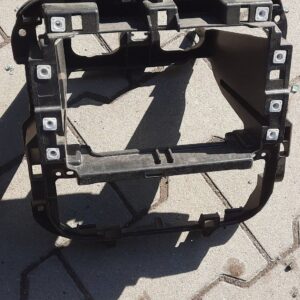 RAMKA RADIA KONSOLI TRAFIC III 678700458R