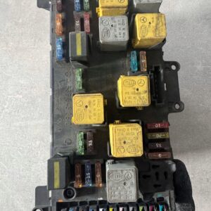 SKRZYNKA BEZPIECZNIKÓW VITO VIANO 2.2 CDI A6395450801