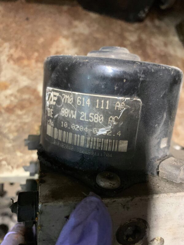 POMPA ABS VOLKSWAGEN GOLF IV 7M0614111AA 98VW2L580AC 10020403024