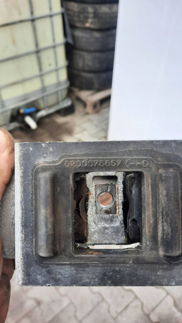 PODUSZKA SKRZYNI MASTER IV 2021R 8200676857