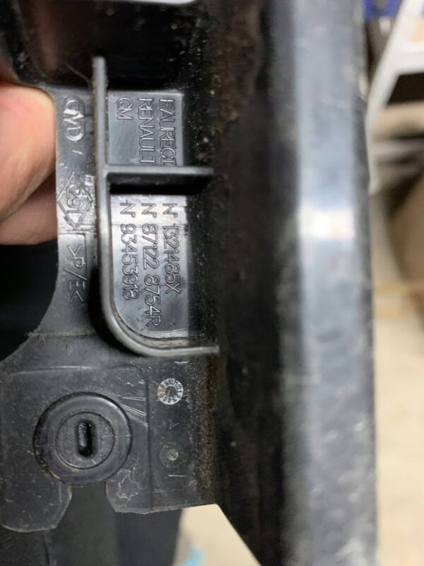 ŚLIZG MOCOWANIE TRAFIC III 871228754R