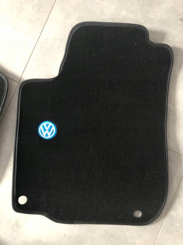 a888a03ca7df6f4b6f13dbfa8f632ab9.jpg DYWANIKI WELUROWE VOLKSWAGEN NEW BEETLE