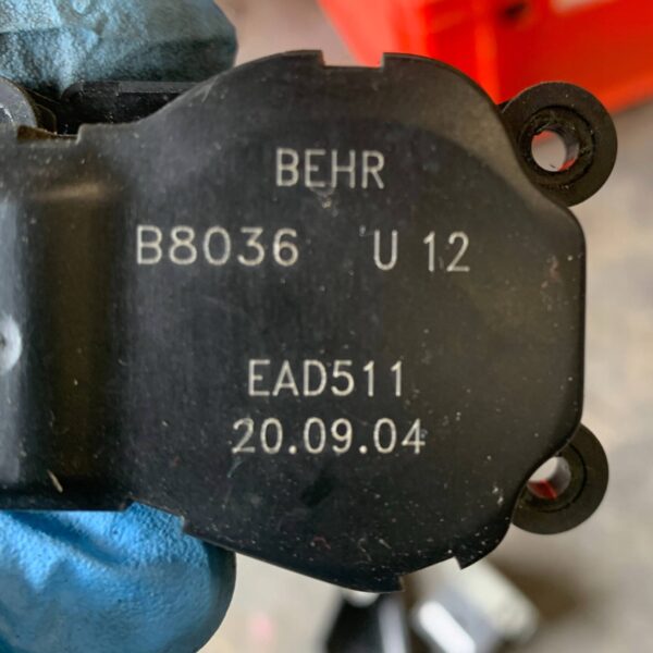 SILNICZEK NAGRZEWNICY B8036U12 RENAULT MASTER II