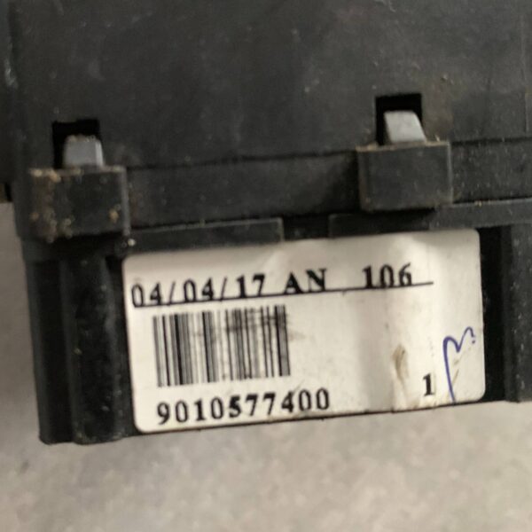 aa7abc5ef01dd3b33f93dfb95fe65717.jpg MANETKA PRZEŁĄCZNIK WYCIERACZEK 901057740 RENAULT TRAFIC II