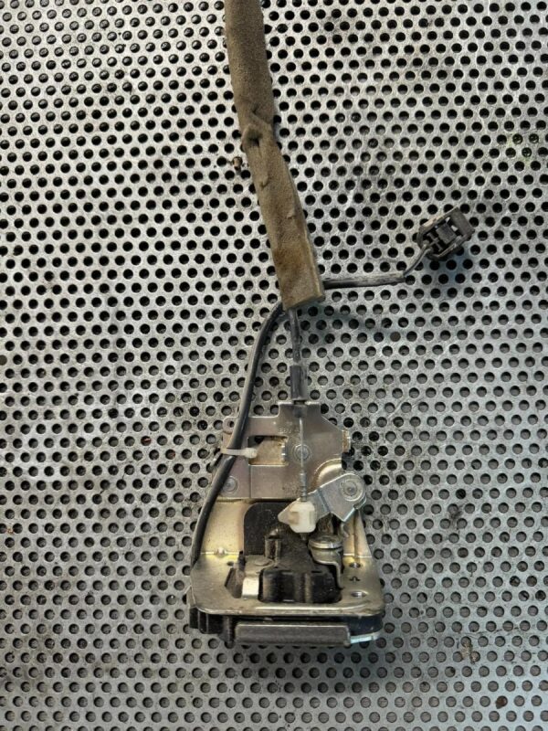 ZAMEK DRZWI PRAWY TYŁ RENAULT MASTER III 8200661170