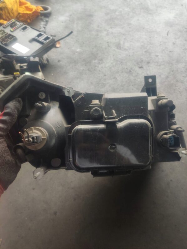 LEWA PRZEDNIA LAMPA FORD TRANSIT MK6 20A0663