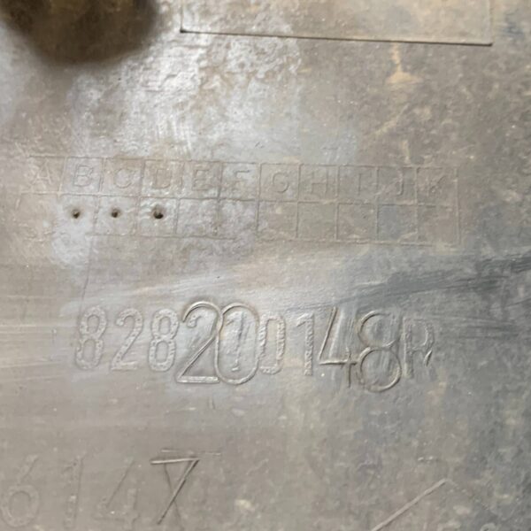 LISTWA DRZWI PRAWA 828200148R RENAULT MASTER III