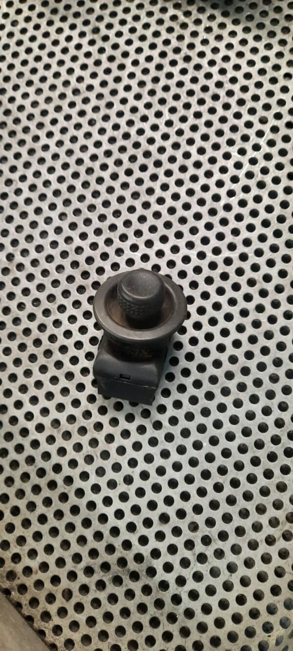 PRZEŁĄCZNIK REGULACJI LUSTEREK RENAULT