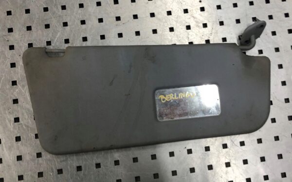 OSŁONA PRZECISŁONECZNA PRAWA BERLINGO 2002