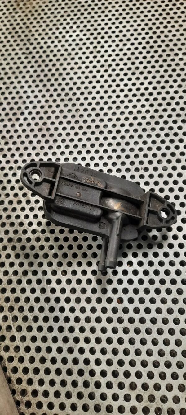 CZUJNIK CIŚNIENIA SPALIN 06A906051