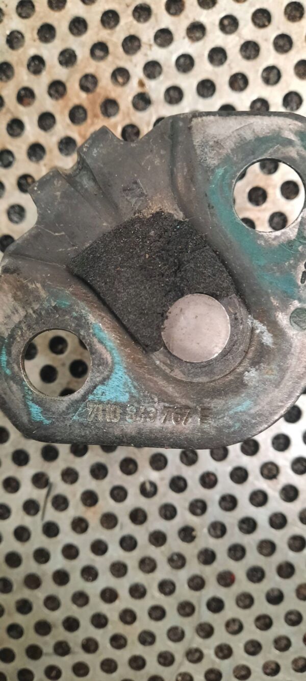 RYGIEL ZAMKA DRZWI PRZESUWNE 7H0843767E VOLKSWAGEN T5