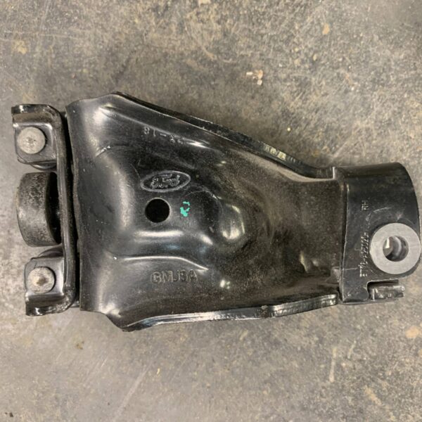 ROLKA ŚRODKOWA PRAWA DRZWI PRZESUWNYCH ET76A25020 FORD TRANSIT COURIER