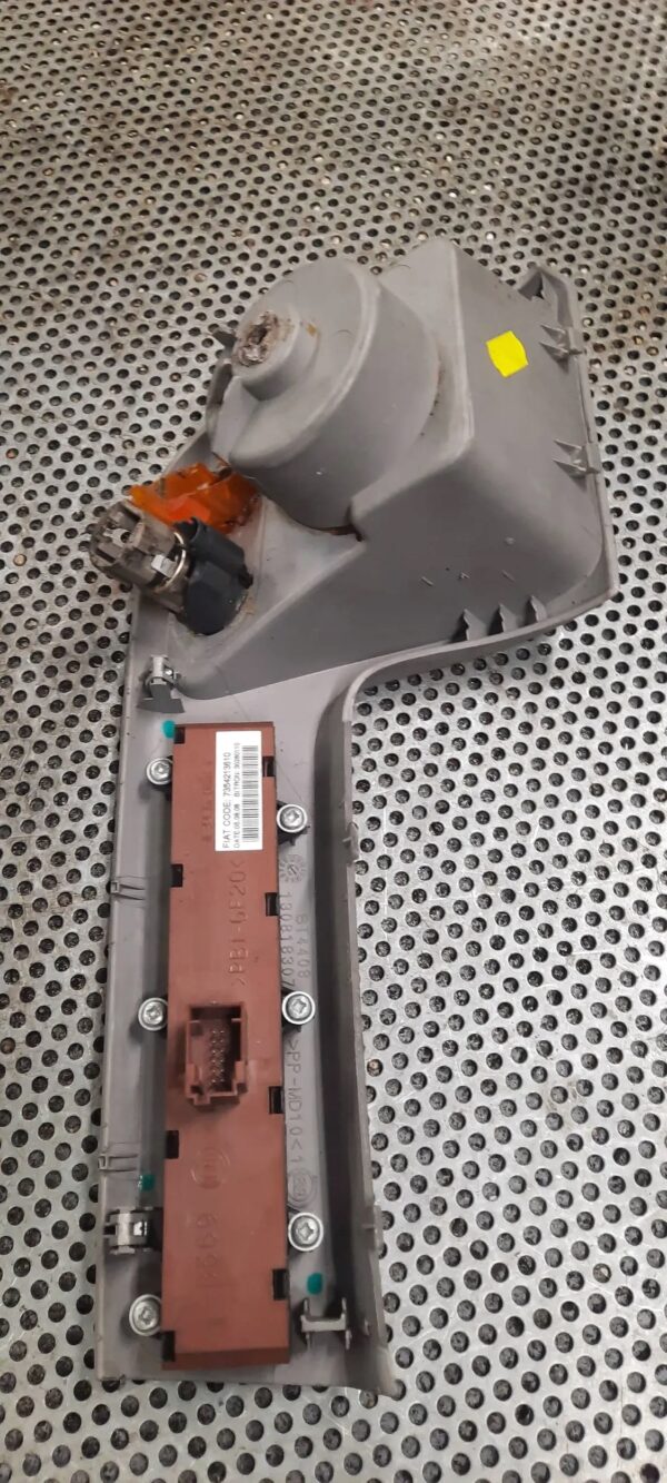 UCHWYT NA KUBEK 1308183070 FIAT DUCATO