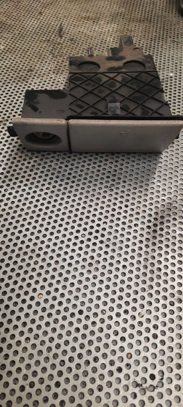 UCHWYT NA KUBEK 7H1858601 VOLKSWAGEN T5