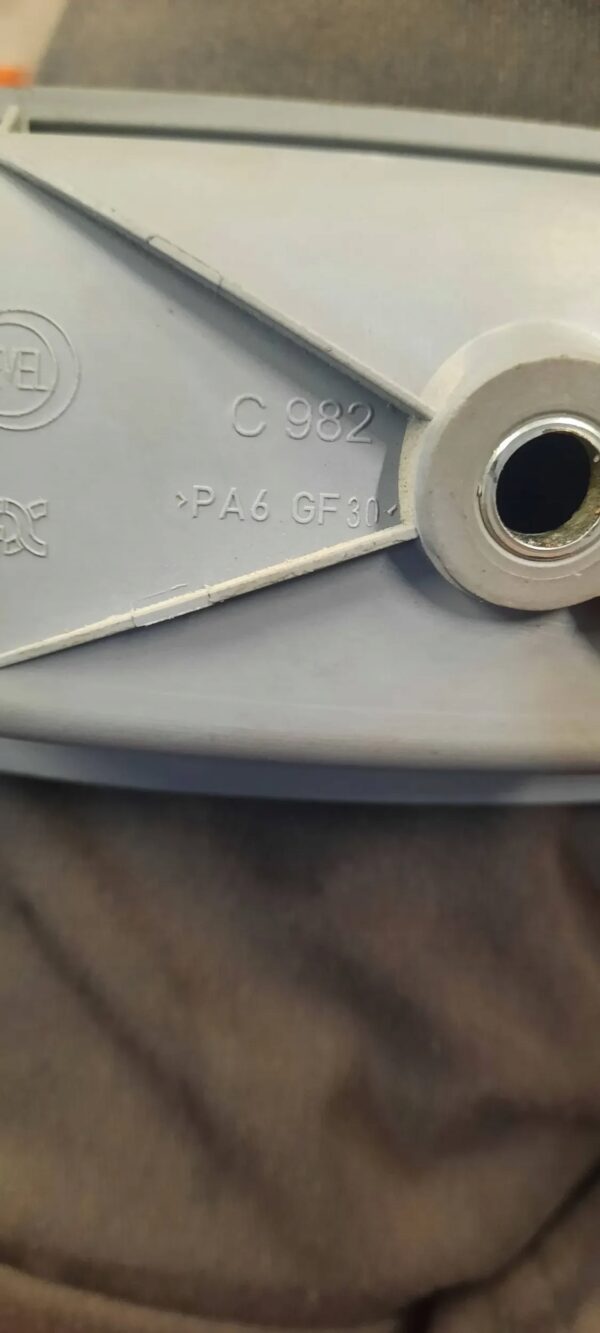 RĄCZKA/UCHWYT KLAPY PRZEDNIEJ